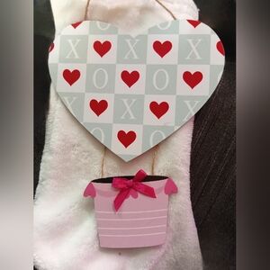 Heart and XOXO Wall Decor